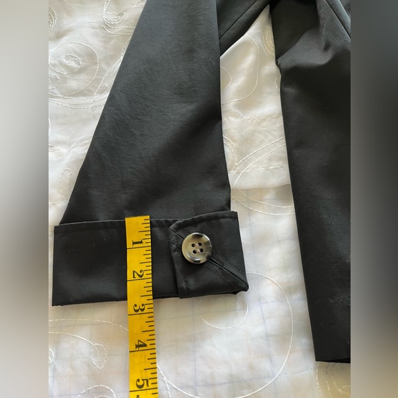 Gallery Womens Snall Black Hooded Button Down RainCoat - Picture 13 of 16